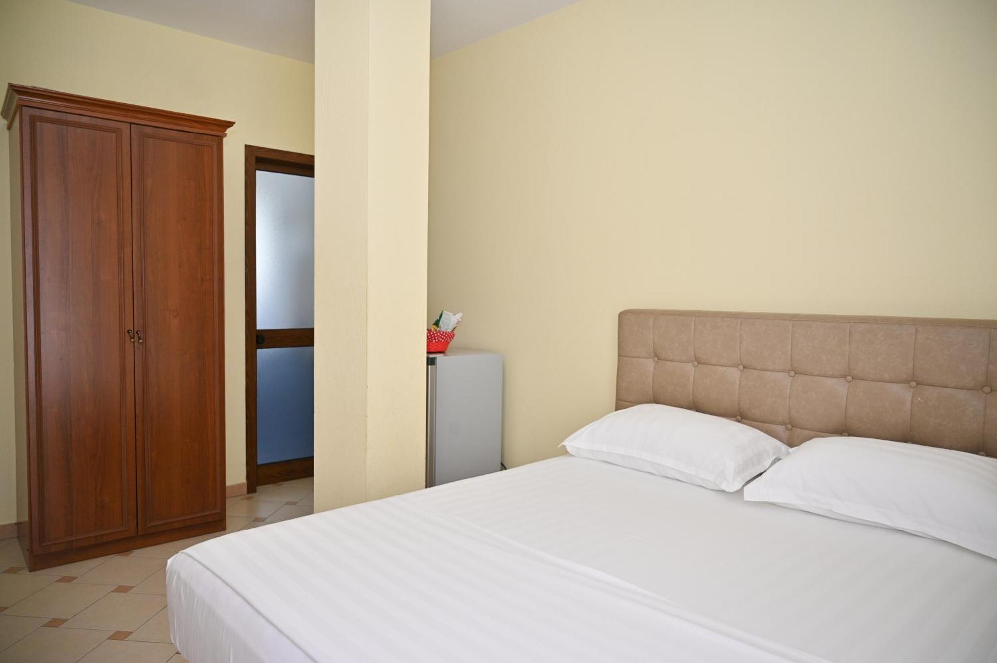 Hotel Vila Emes Durrës Rum bild