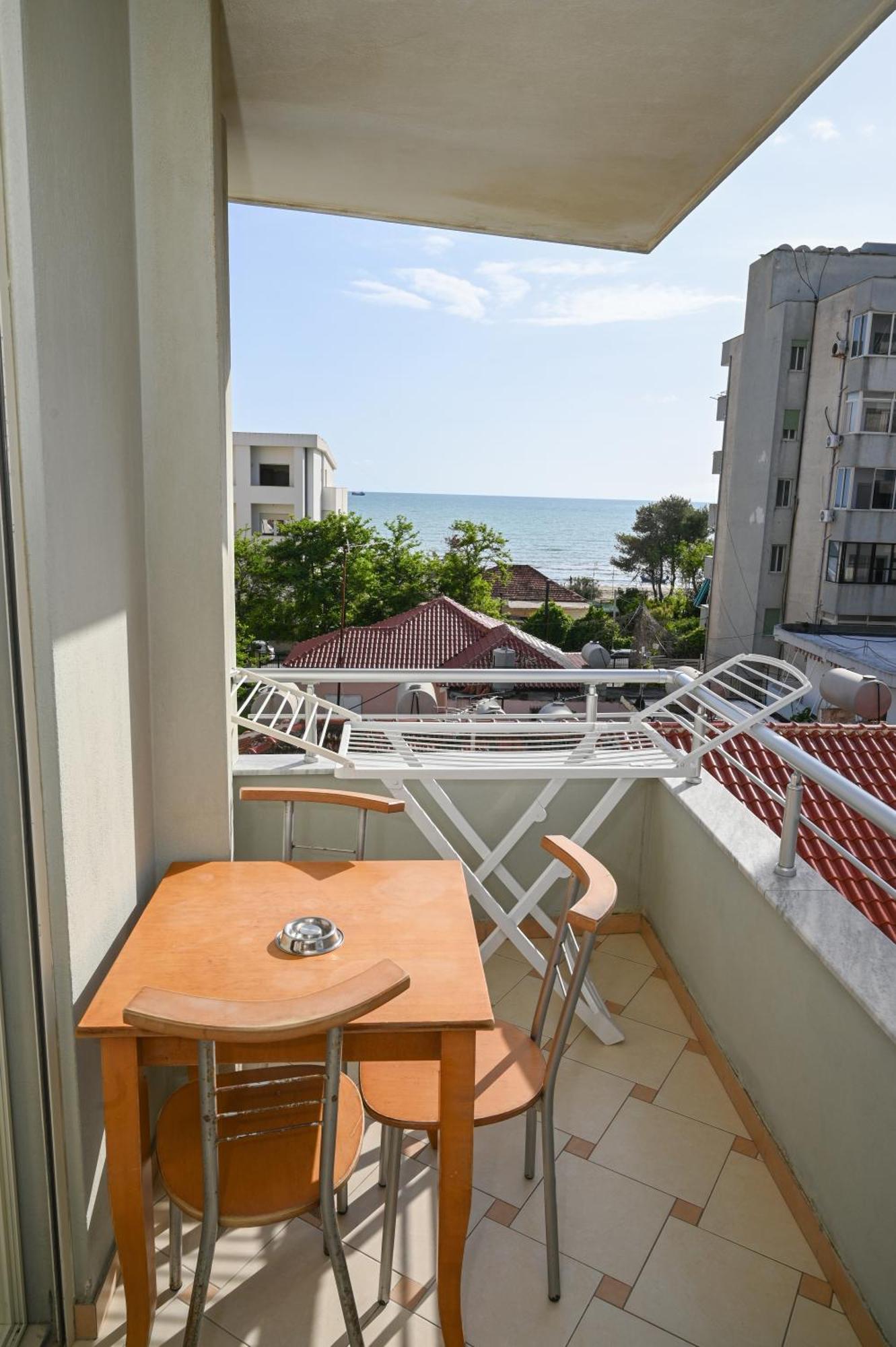 Hotel Vila Emes Durrës Rum bild