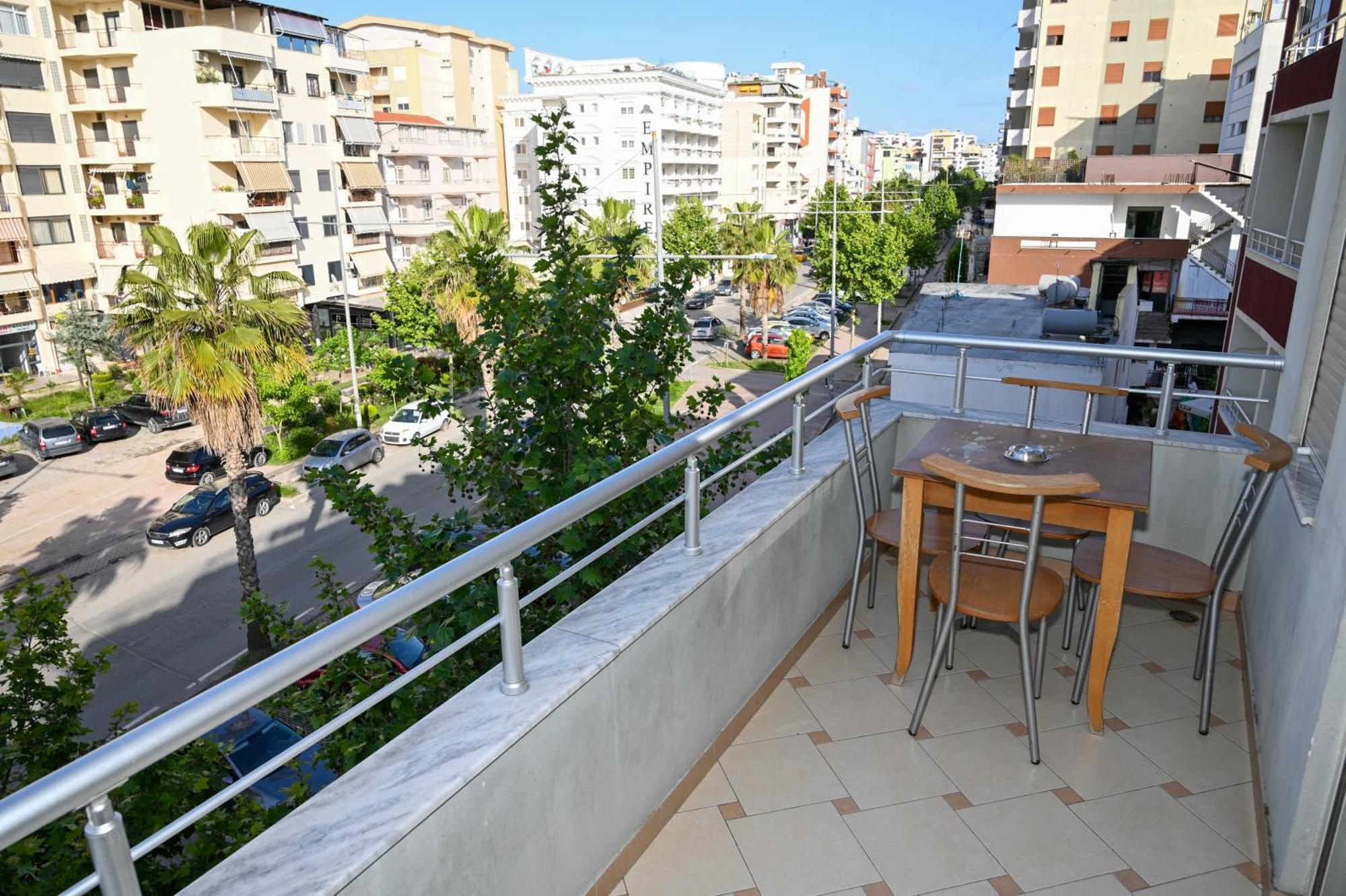 Hotel Vila Emes Durrës Rum bild