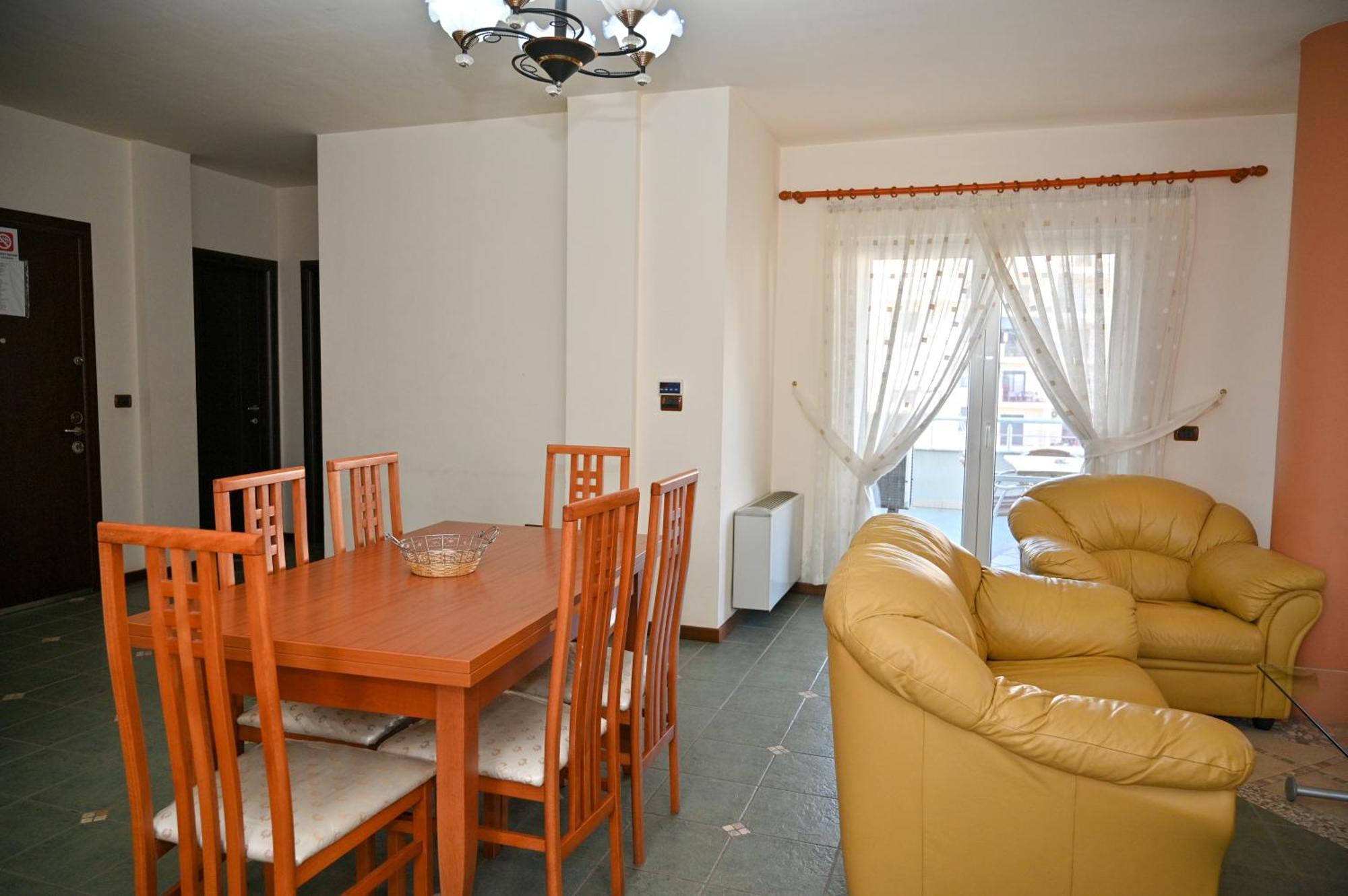 Hotel Vila Emes Durrës Exteriör bild