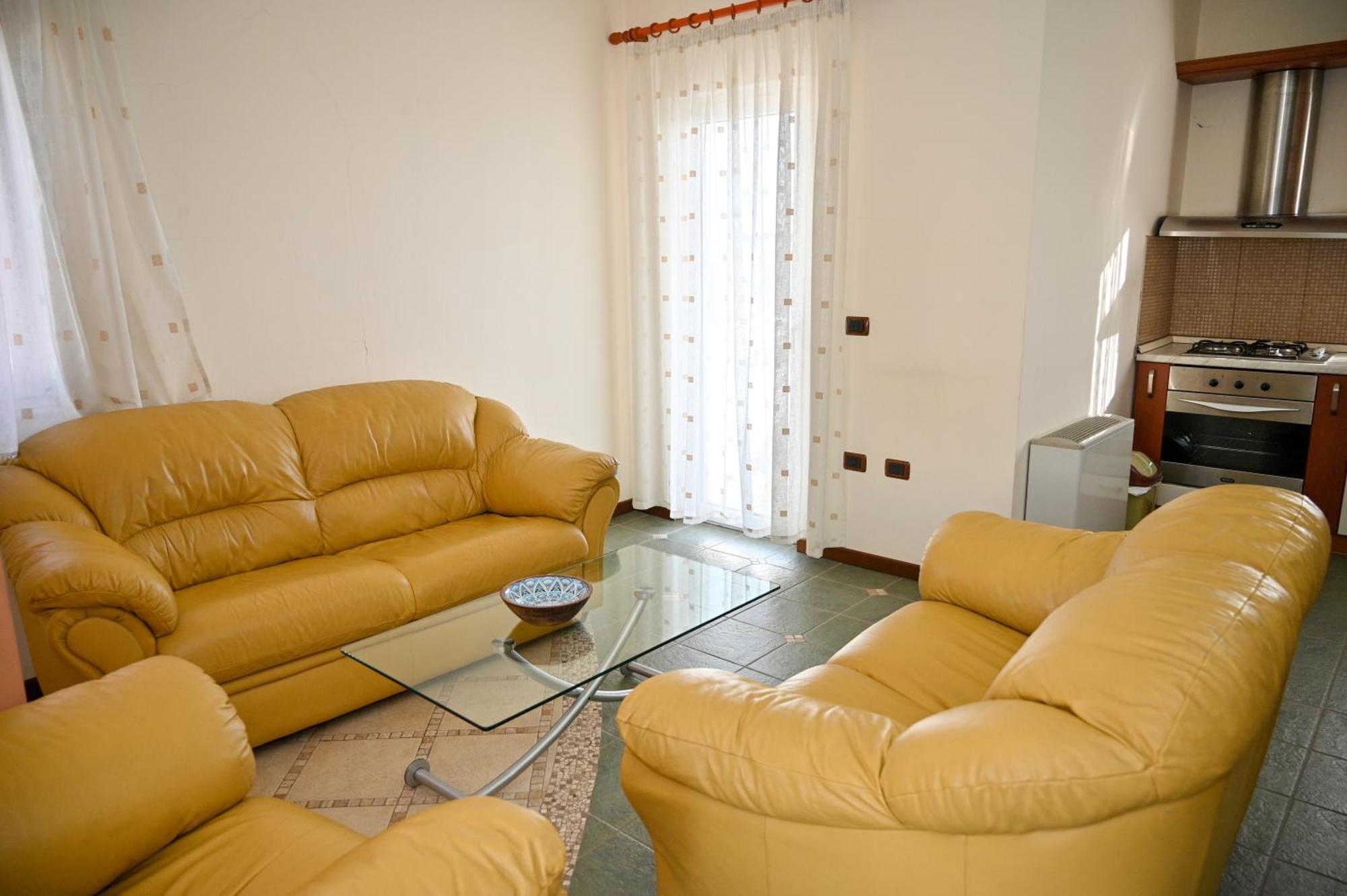 Hotel Vila Emes Durrës Exteriör bild