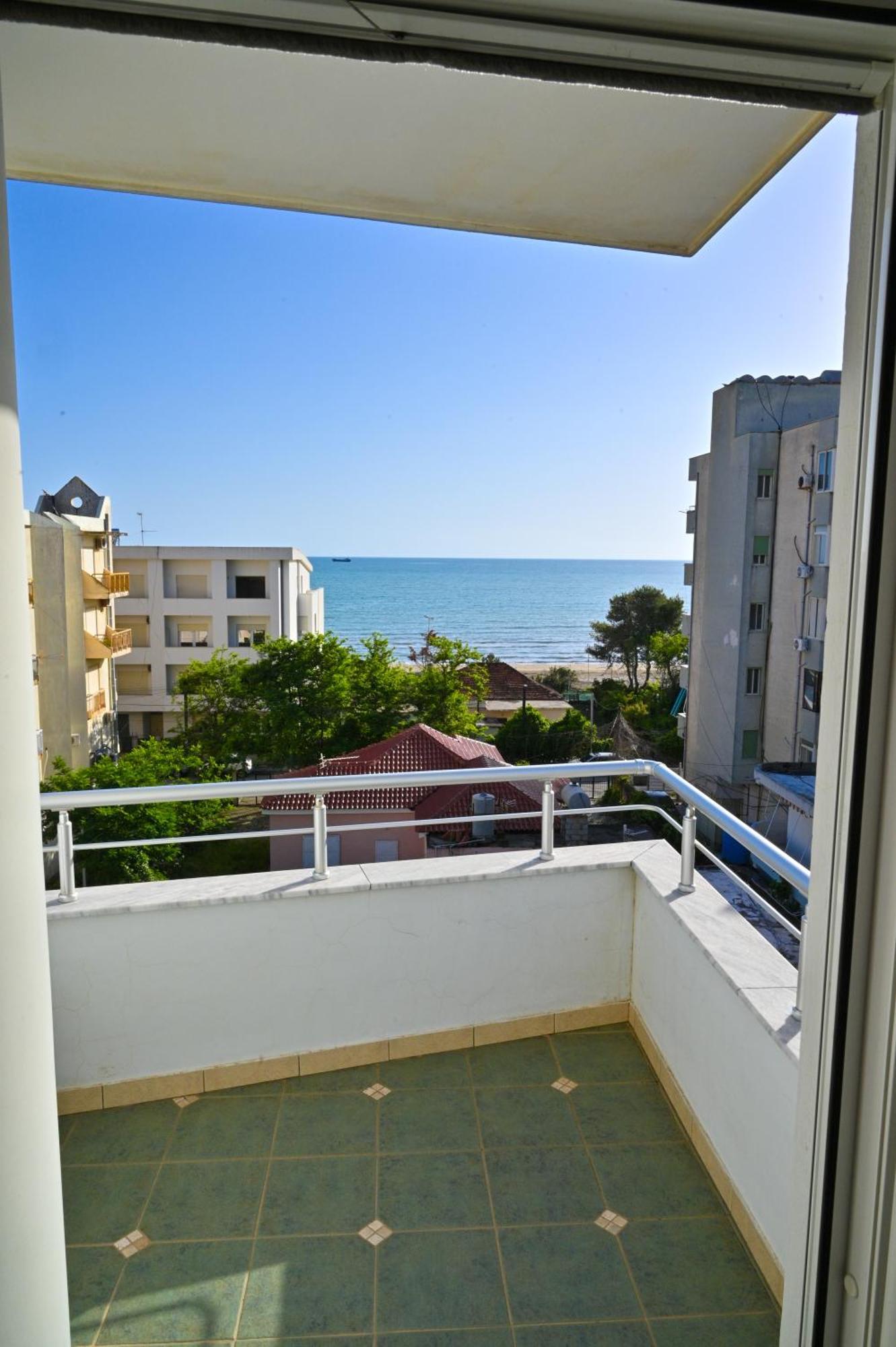 Hotel Vila Emes Durrës Exteriör bild