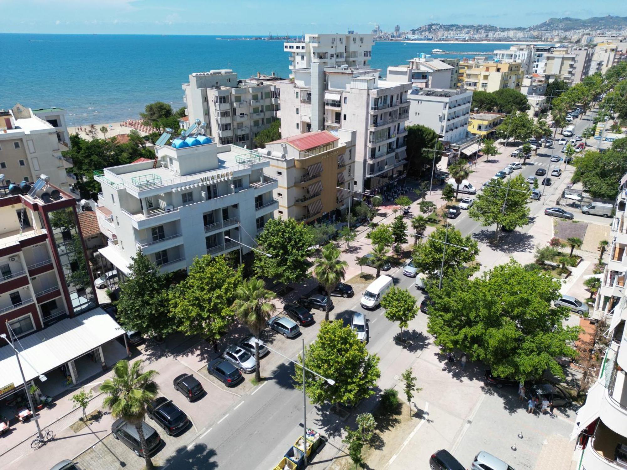 Hotel Vila Emes Durrës Exteriör bild