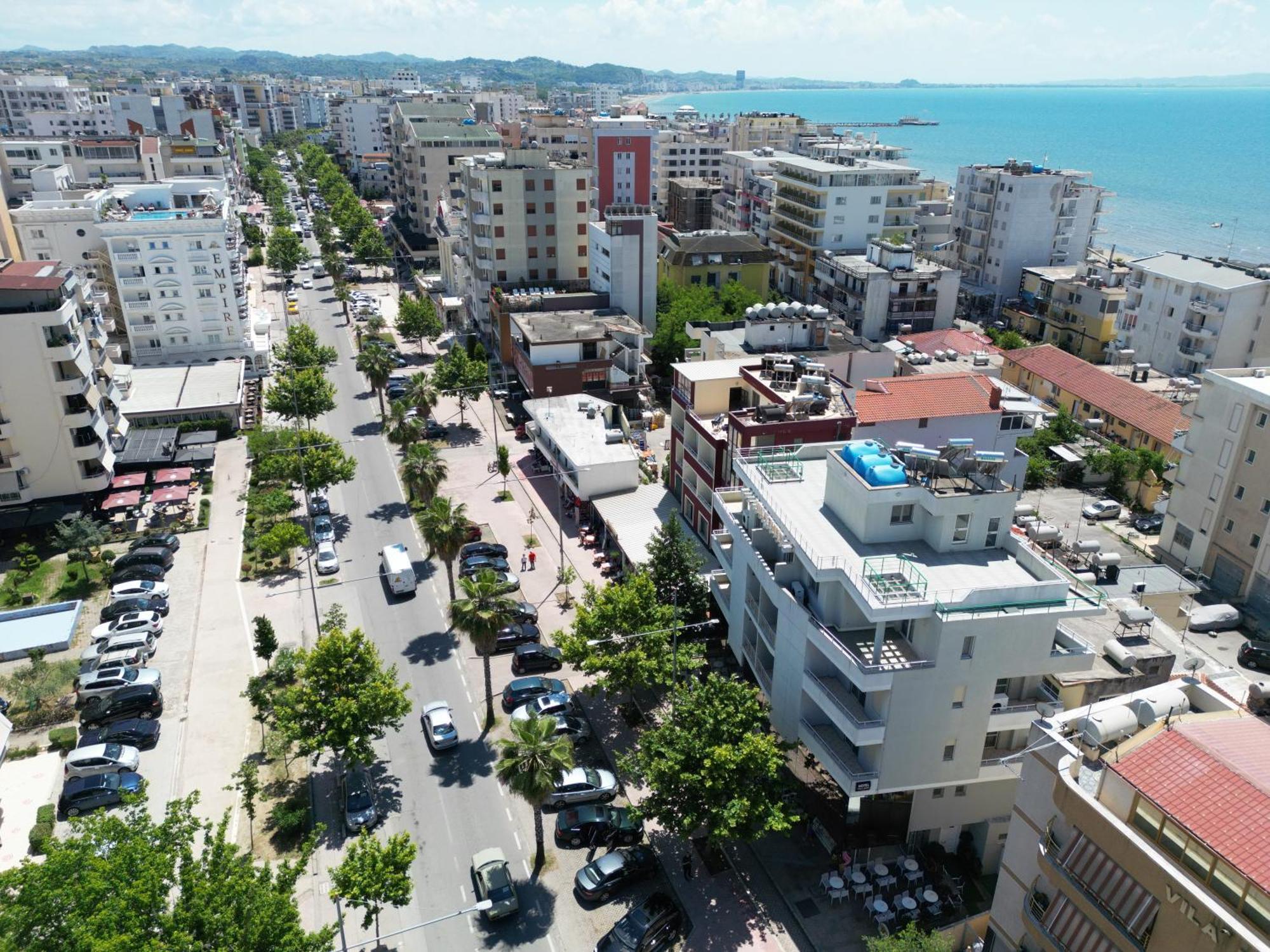 Hotel Vila Emes Durrës Exteriör bild