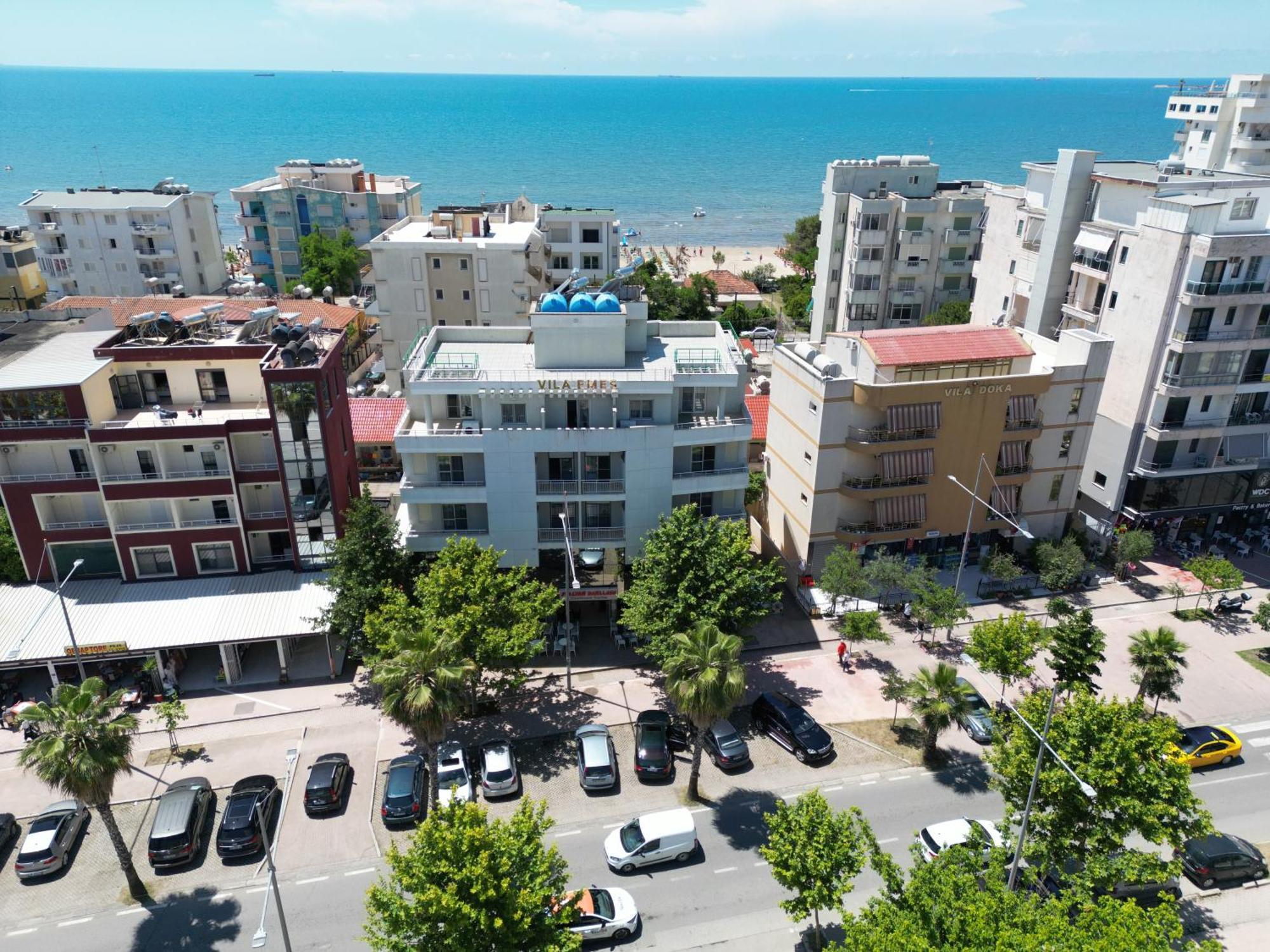 Hotel Vila Emes Durrës Exteriör bild