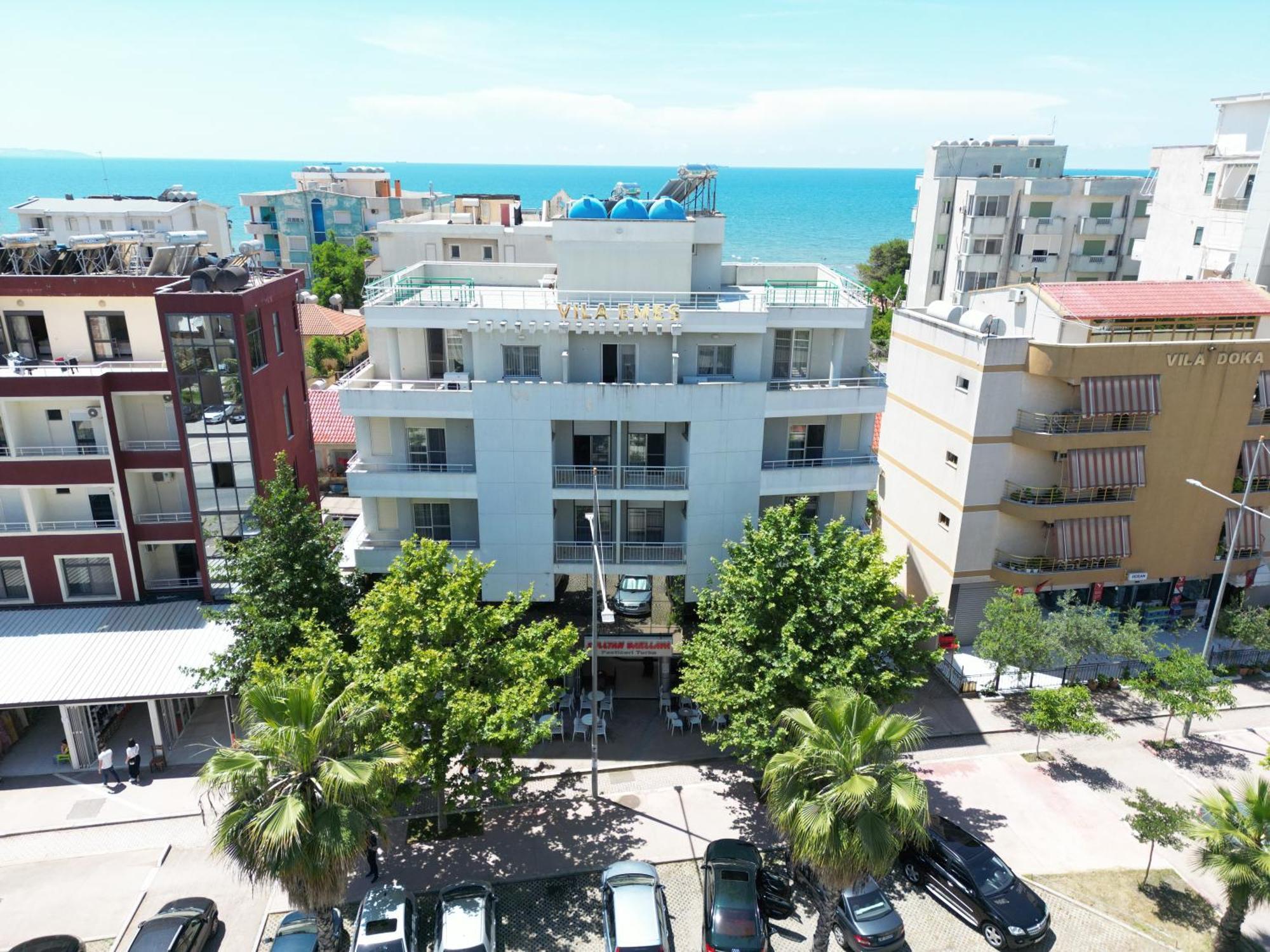 Hotel Vila Emes Durrës Exteriör bild